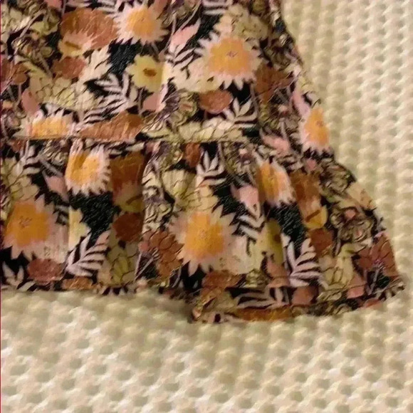 Volcom top - Picture 2 of 3